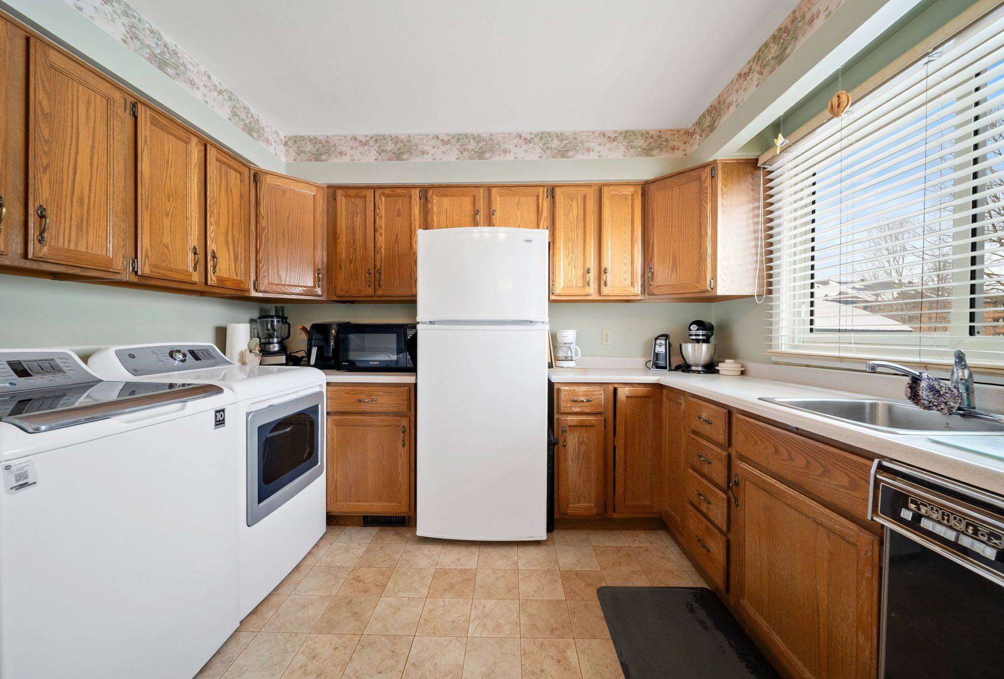 Orillia, ON L3V 4X7,494 High ST