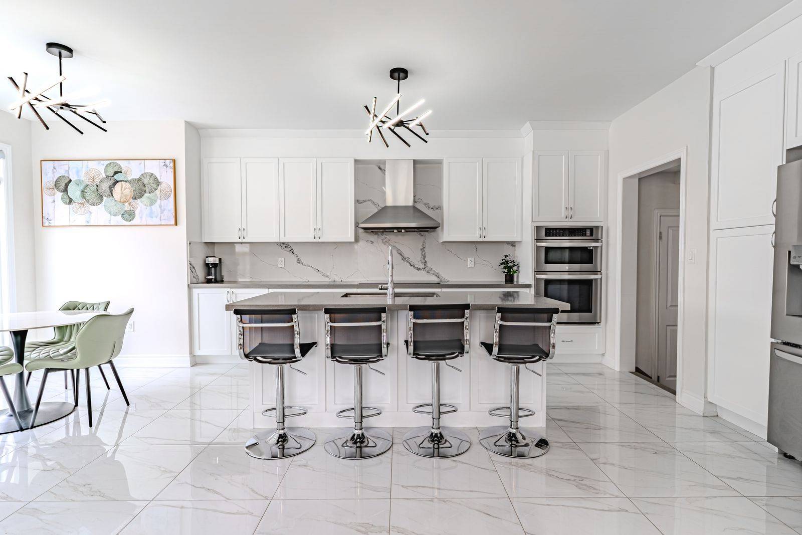 Barrie, ON L9J 0L4,12 Valleybrook RD