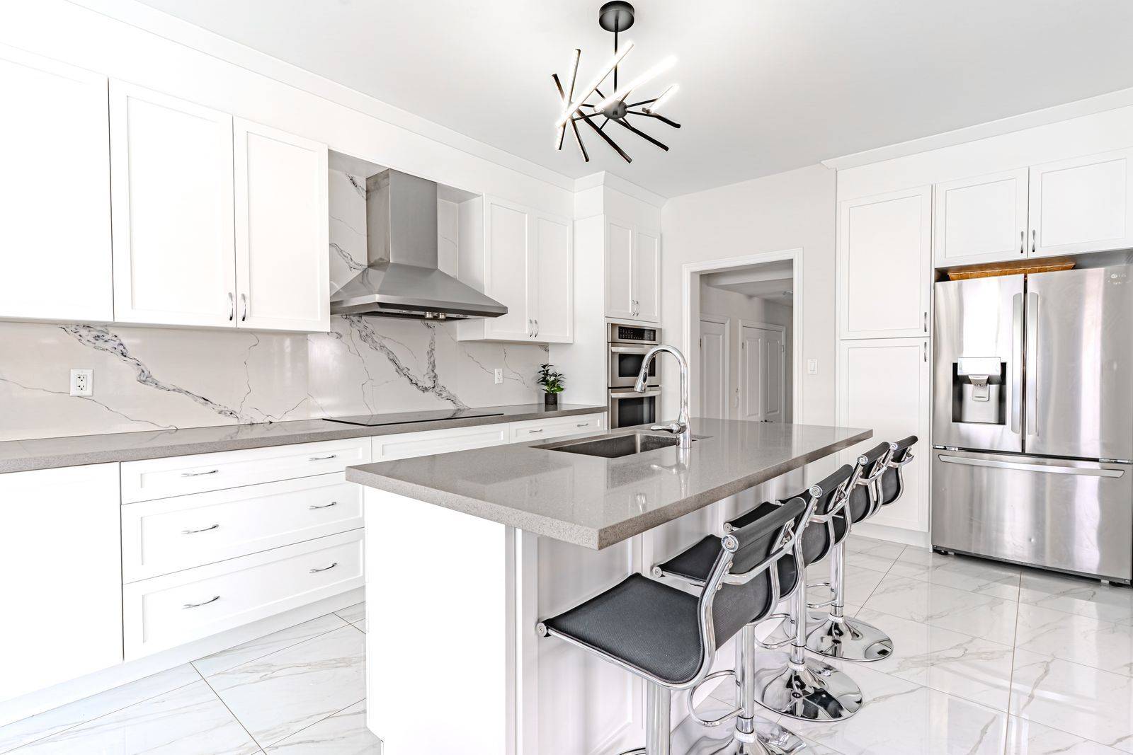 Barrie, ON L9J 0L4,12 Valleybrook RD