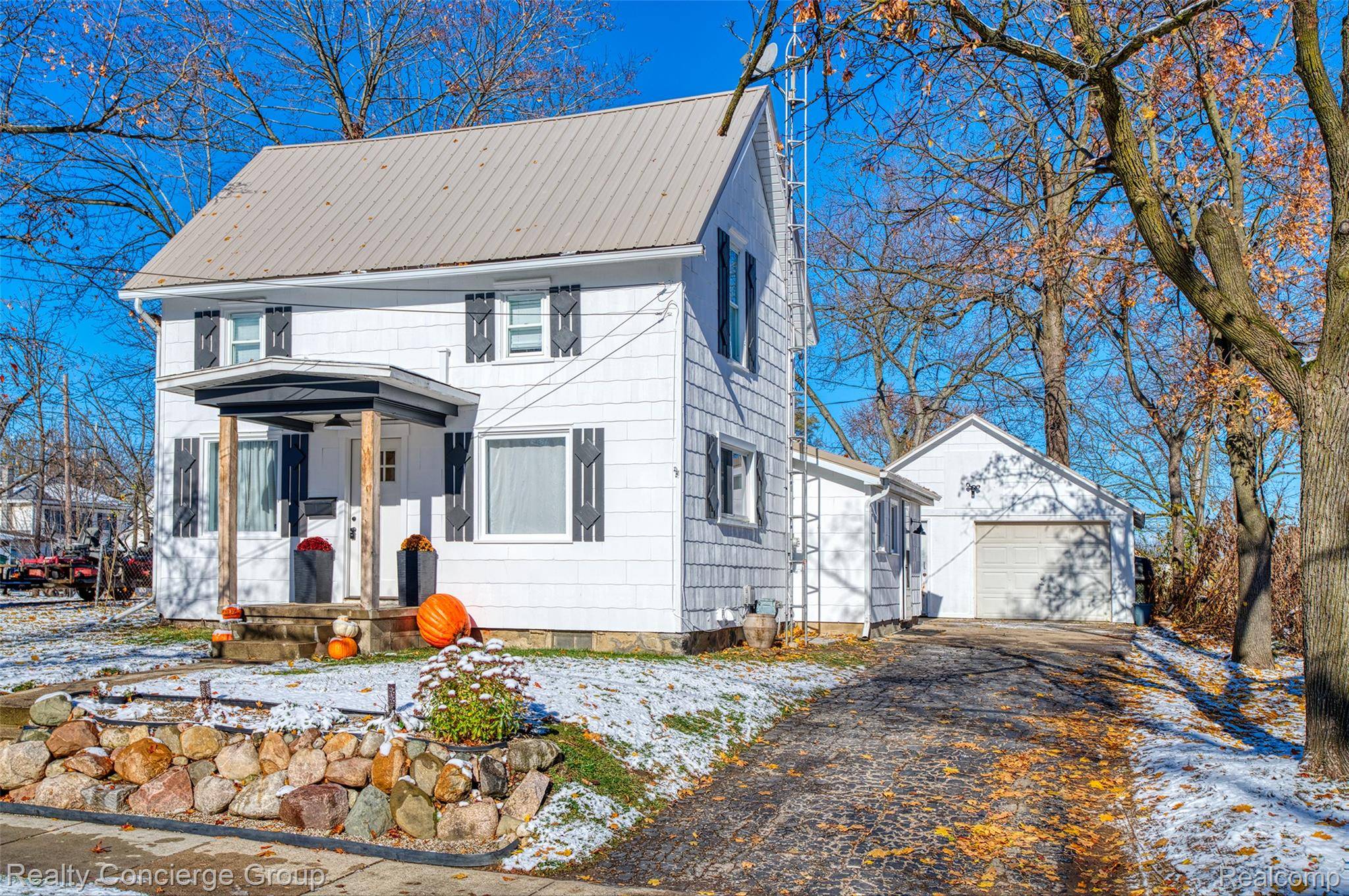 Durand, MI 48429,104 W John ST