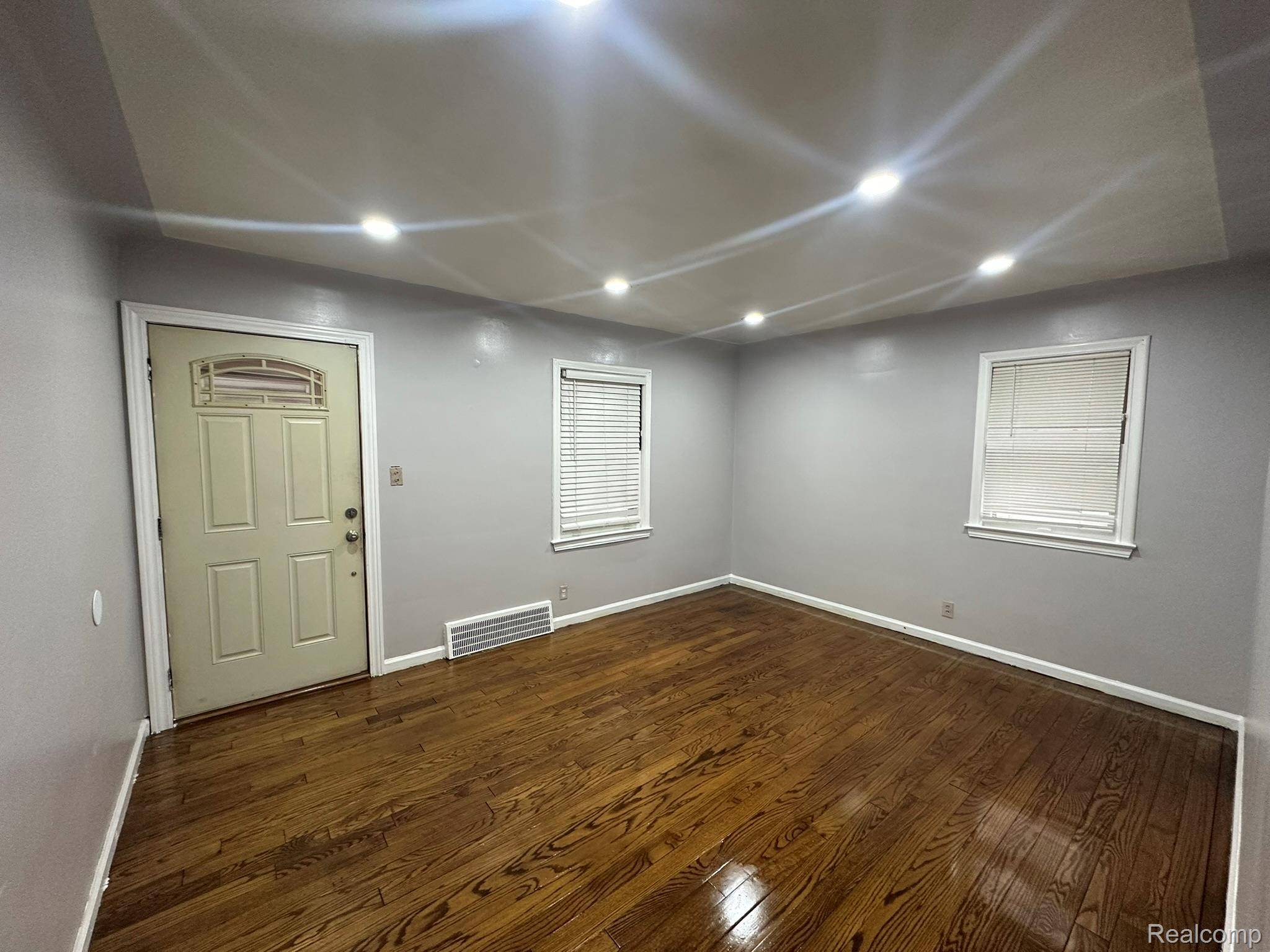 Detroit, MI 48228,7785 Mettetal ST