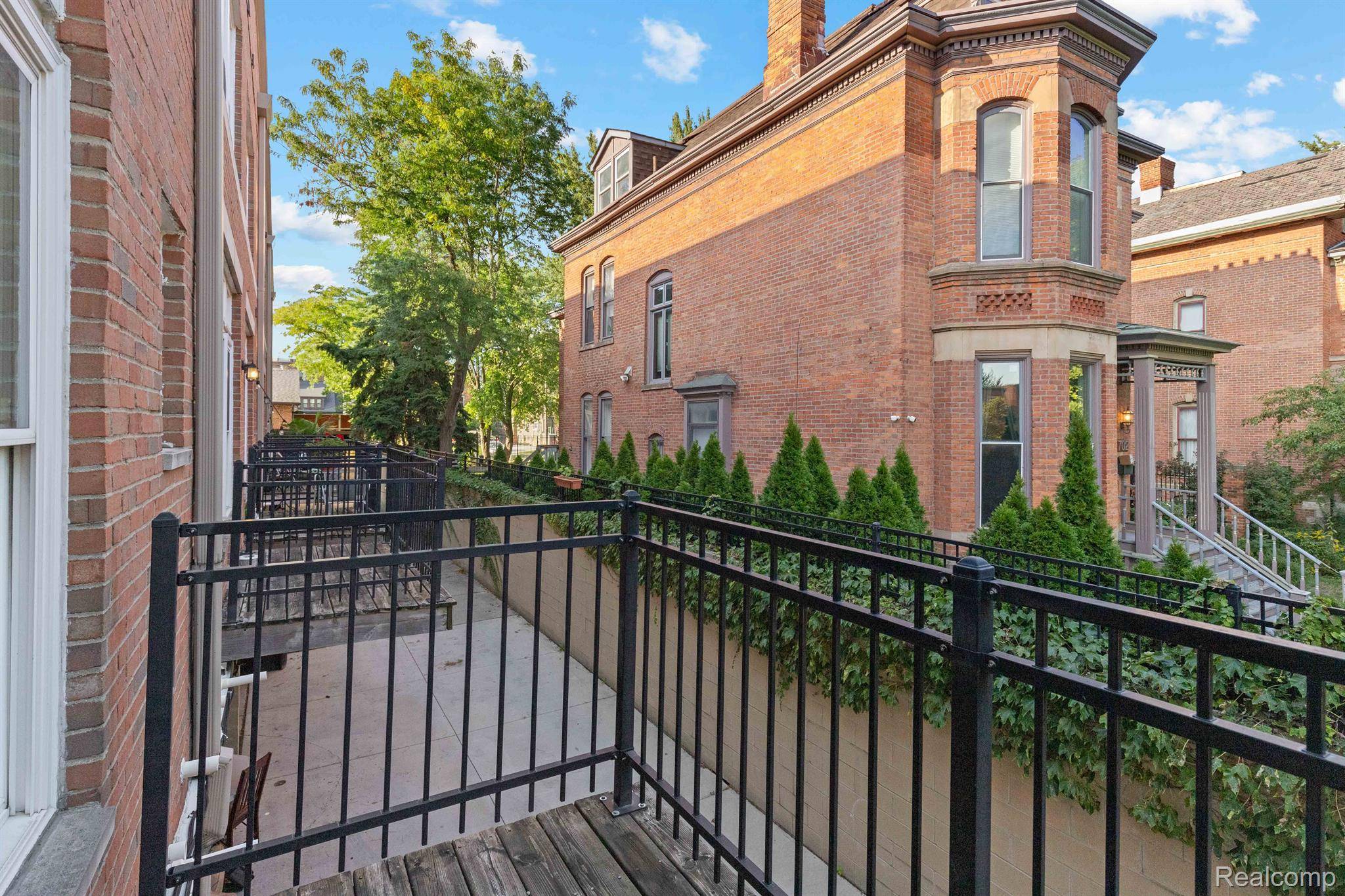 Detroit, MI 48201,4406 3RD ST #2