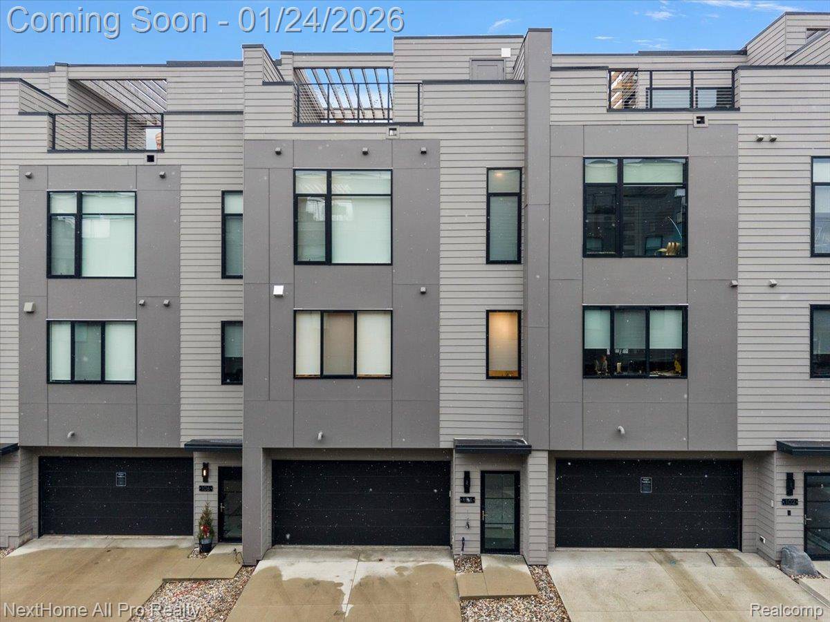 Northville, MI 48167,104 N CENTER COVE