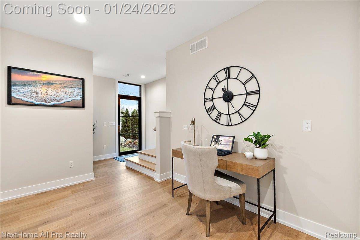 Northville, MI 48167,104 N CENTER COVE