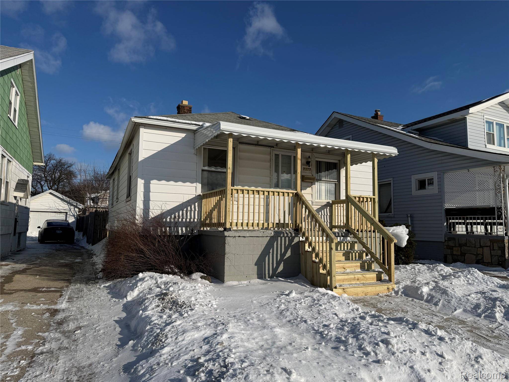 Center Line, MI 48015,7377 Bernice