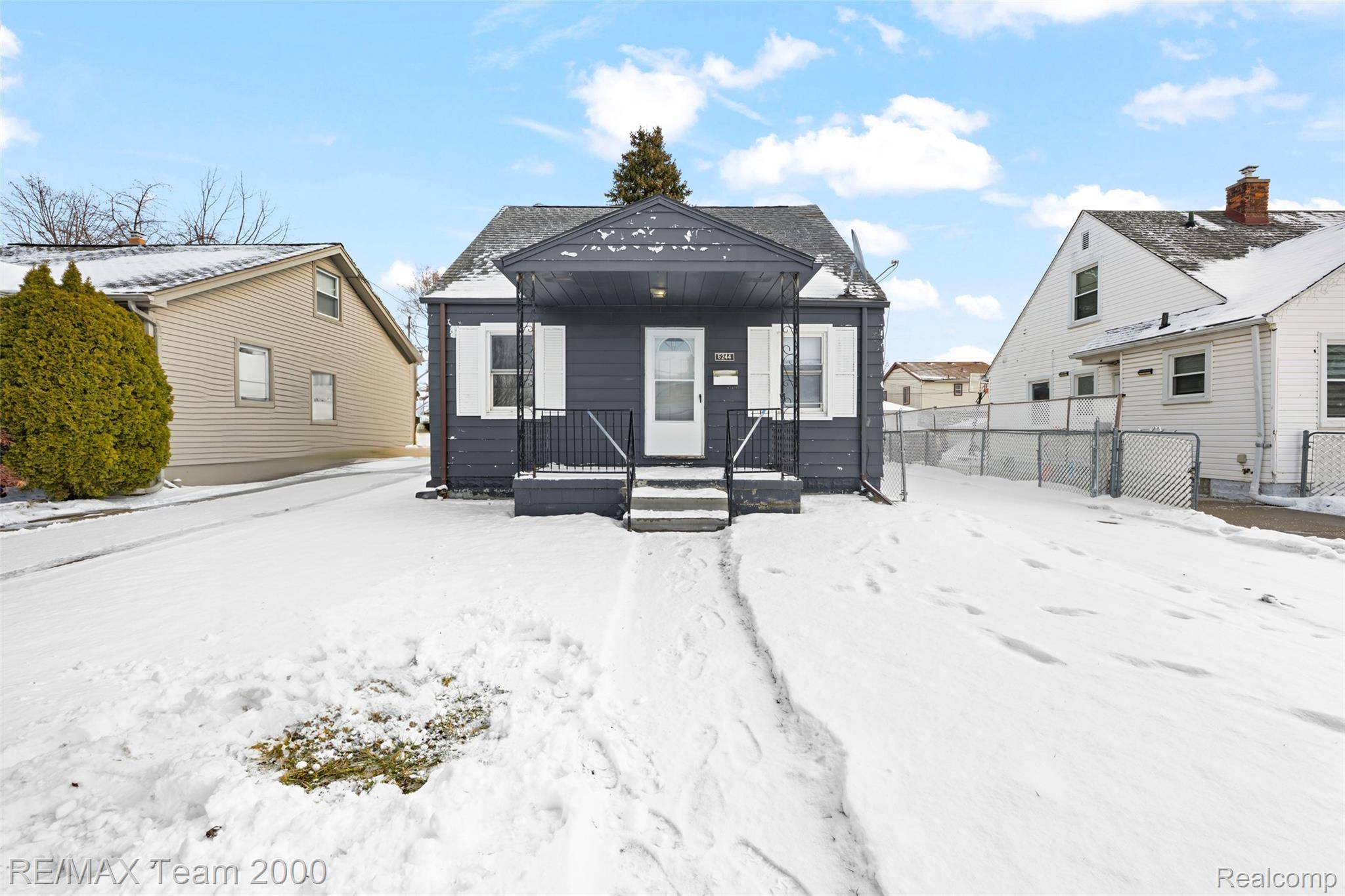 Dearborn, MI 48126,6244 Kendal ST