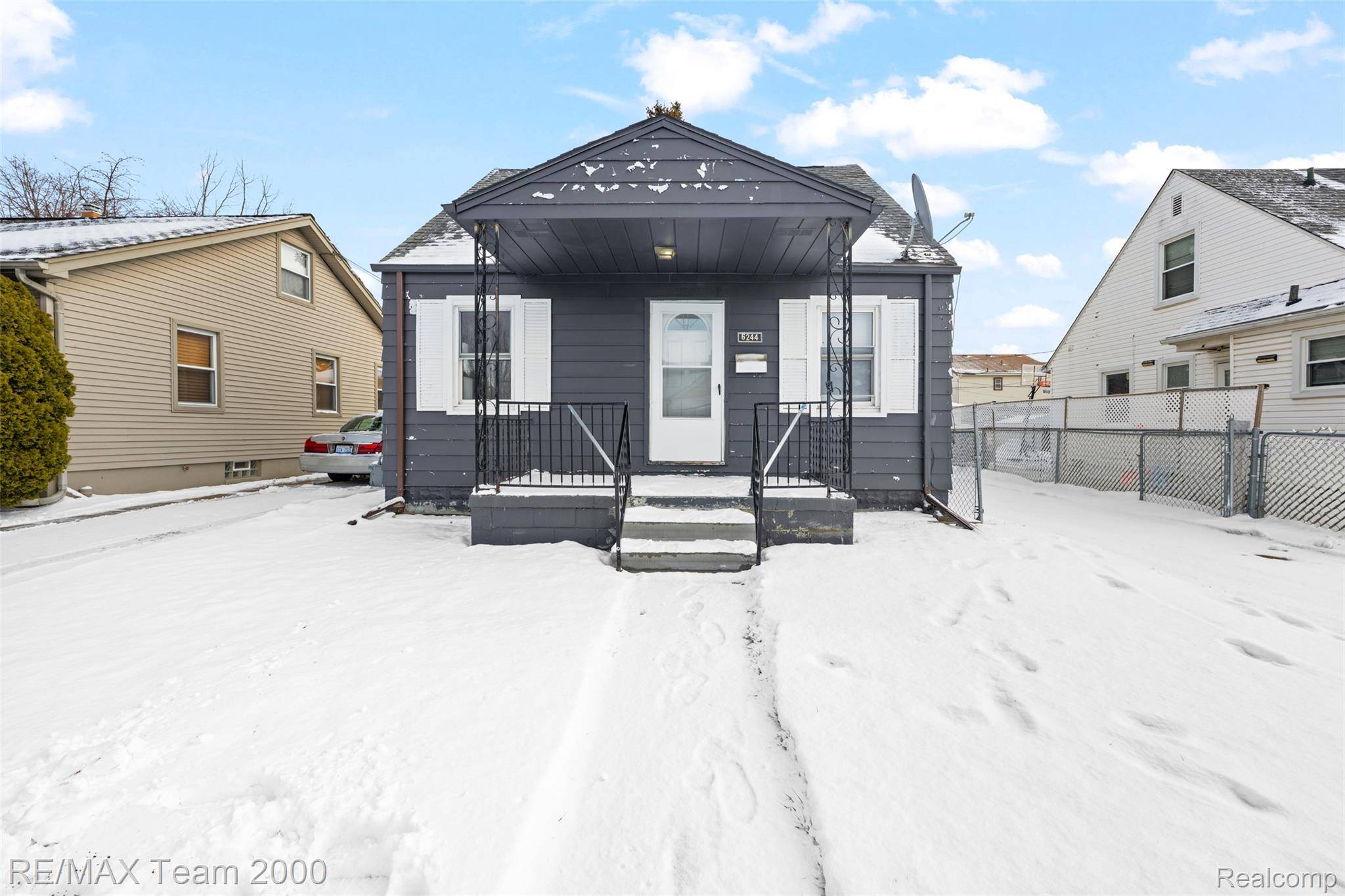 Dearborn, MI 48126,6244 Kendal ST