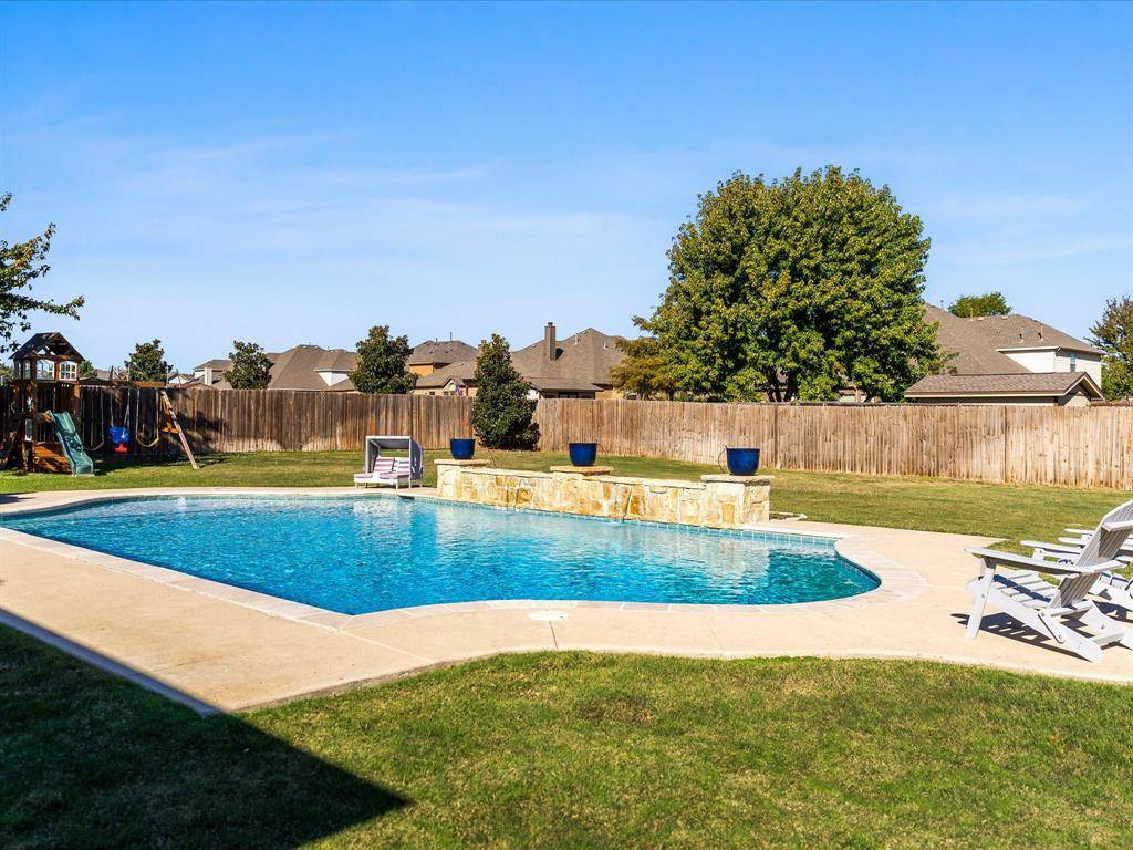 Fort Worth, TX 76052,1616 Bassett Hound Drive