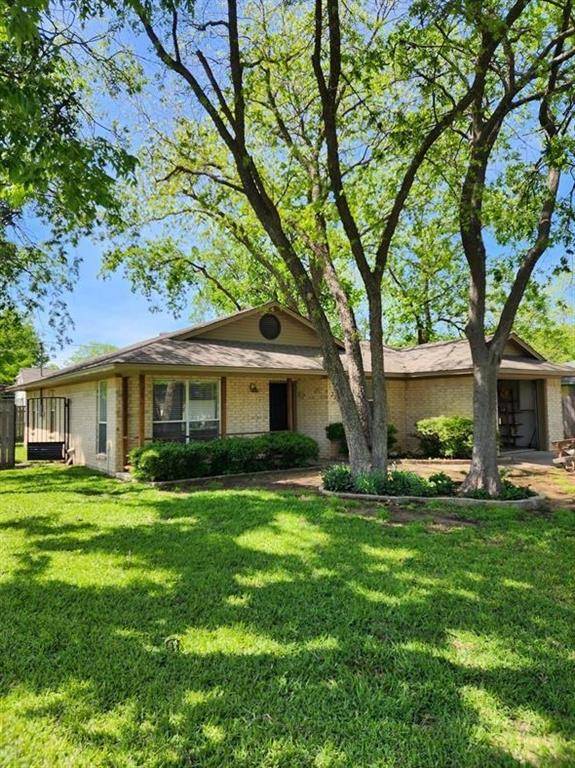 Pilot Point, TX 76258,226 S Prairie Street