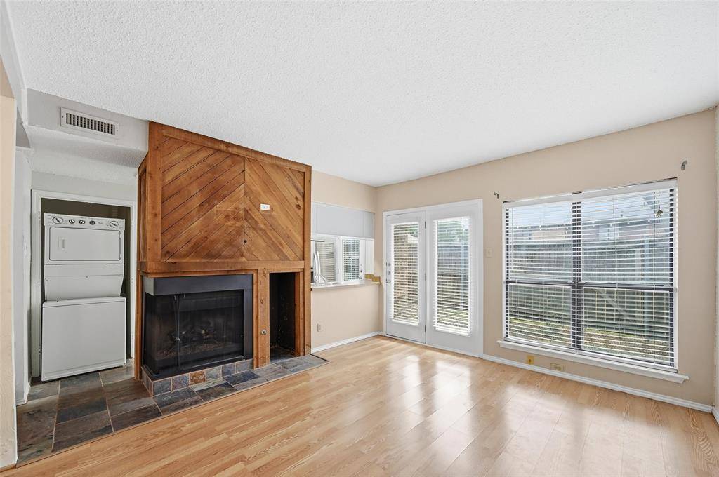 Dallas, TX 75231,7522 Holly Hill Drive #7