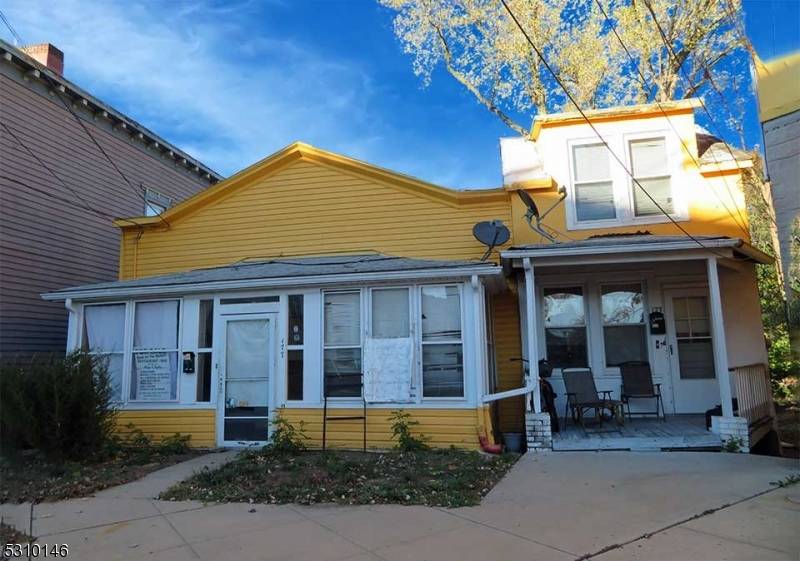 Rahway City, NJ 07065,173 W Main St