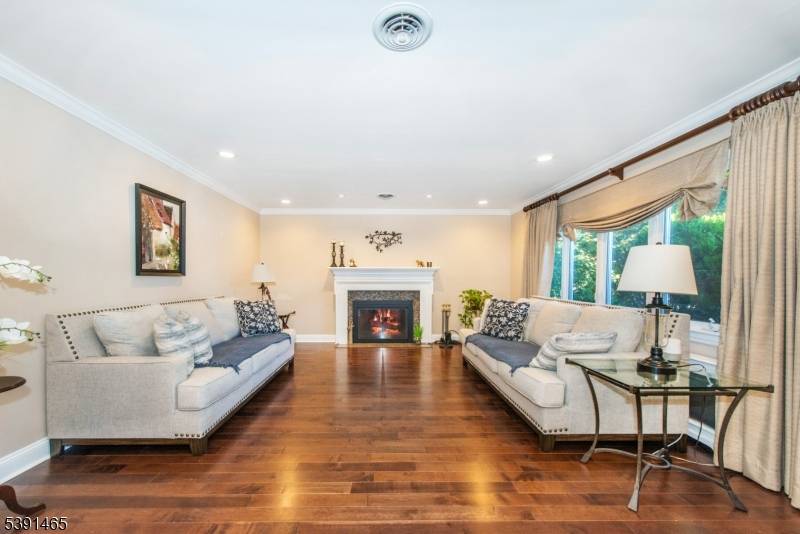 Clifton City, NJ 07013,15 Saint Michaels Pl