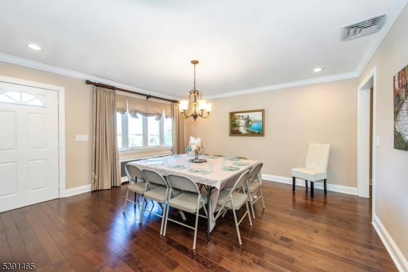 Clifton City, NJ 07013,15 Saint Michaels Pl