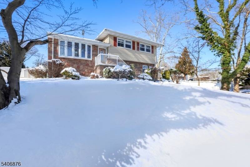 Rahway City, NJ 07065,196 Russell Ave