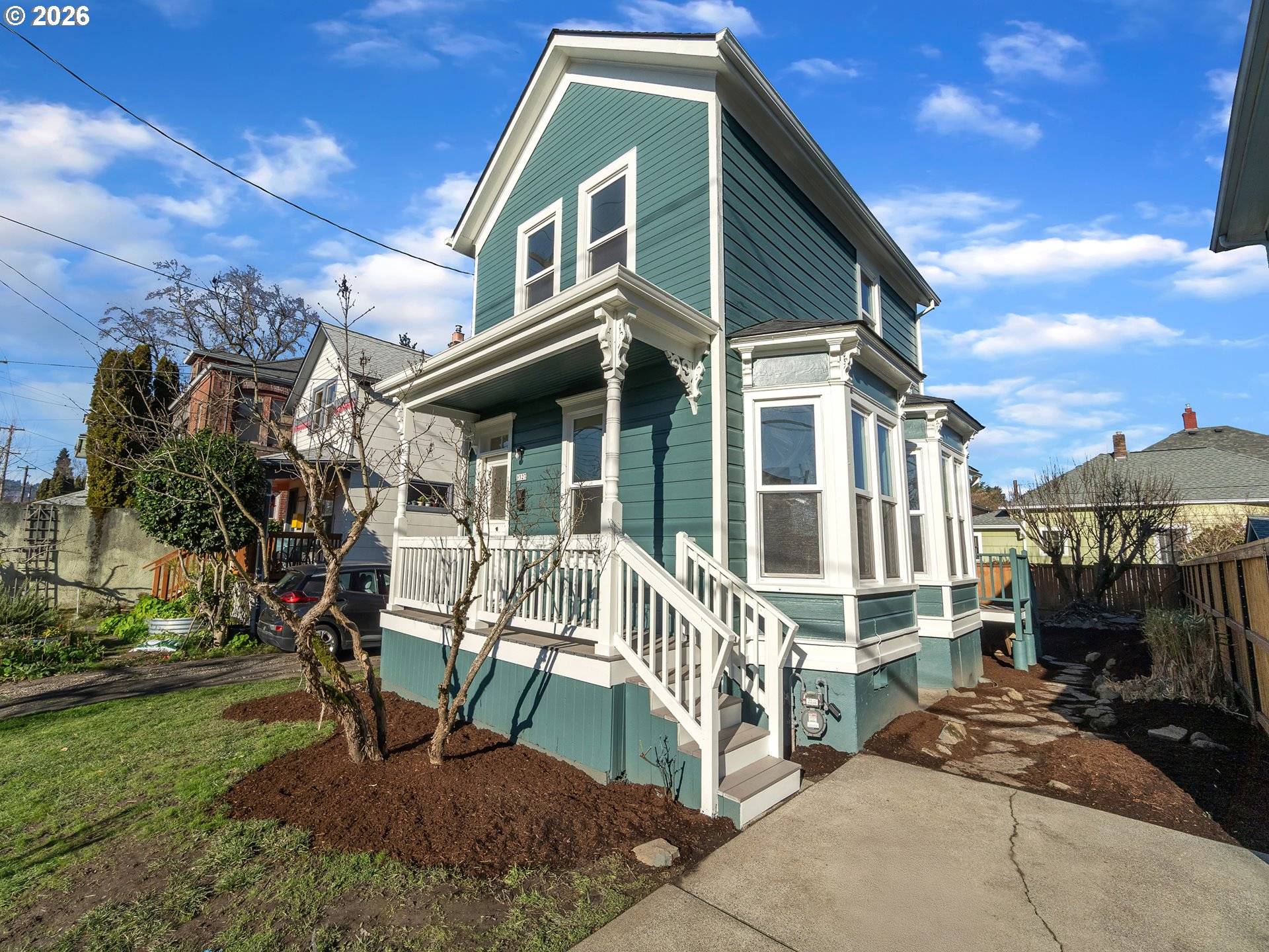 Portland, OR 97202,1527 SE CLINTON ST