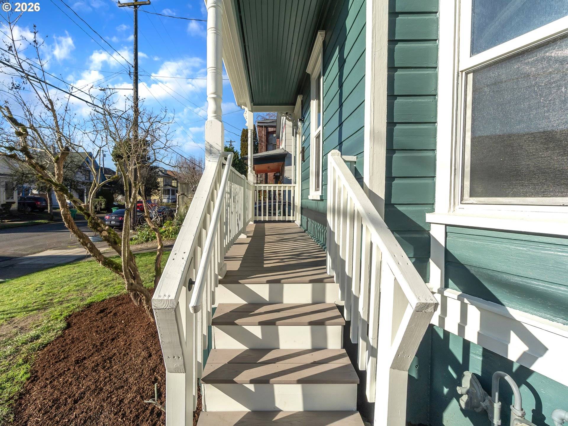 Portland, OR 97202,1527 SE CLINTON ST