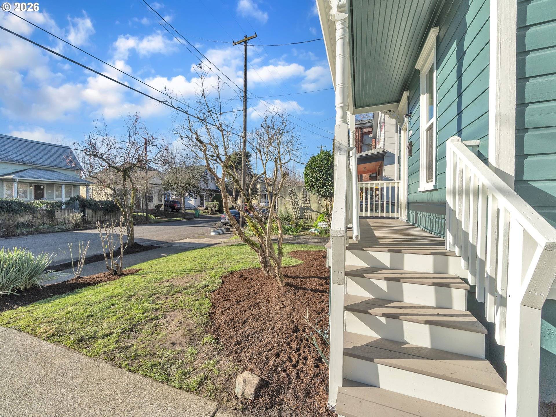 Portland, OR 97202,1527 SE CLINTON ST