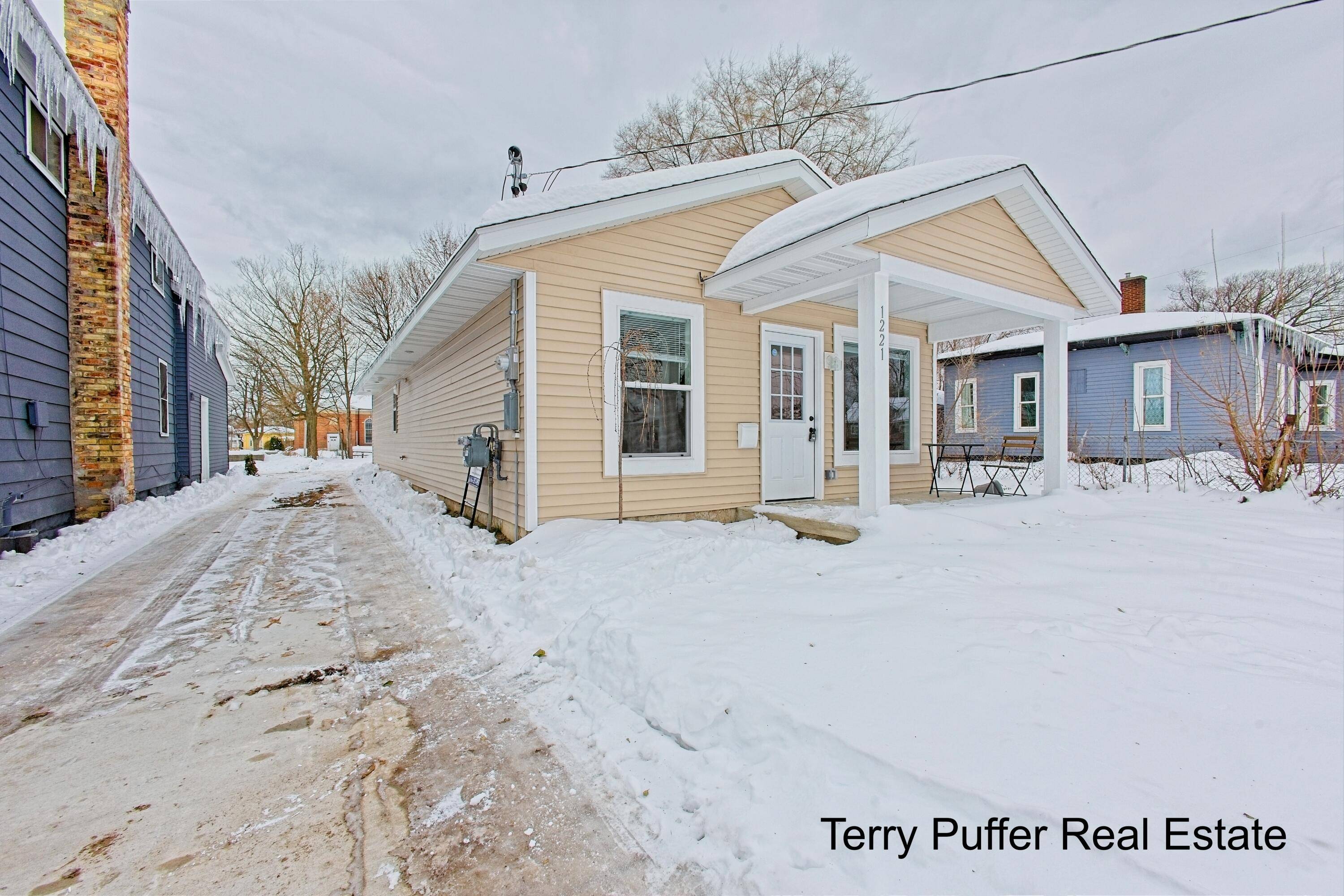 Muskegon, MI 49441,1221 Sanford ST