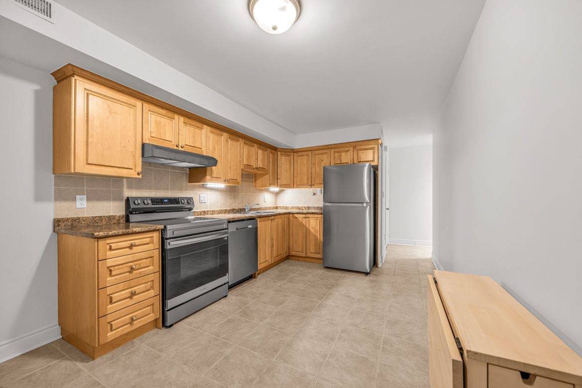 Toronto C01, ON M5S 2L4,213 Major ST #LOWER