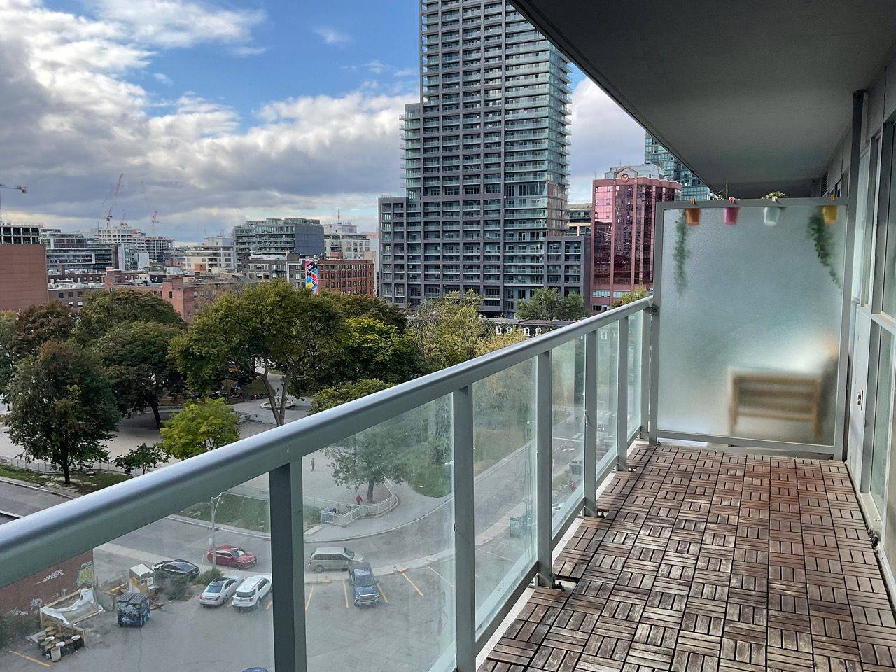 Toronto C01, ON M5V 0K3,352 Front ST #914