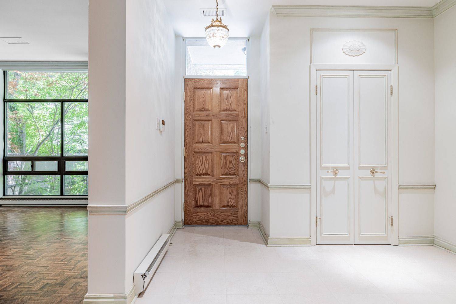 Toronto C02, ON M4V 2G1,82 Oriole RD