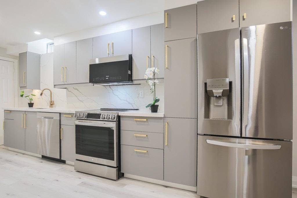 Richmond Hill, ON L4S 1H6,87 Woodriver ST #Basemen