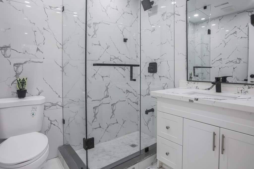 Richmond Hill, ON L4S 1H6,87 Woodriver ST #Basemen