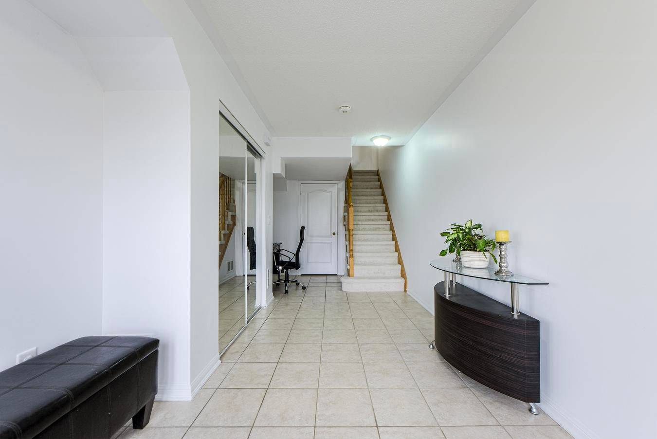 Milton, ON L9T 0M7,620 Ferguson DR #3