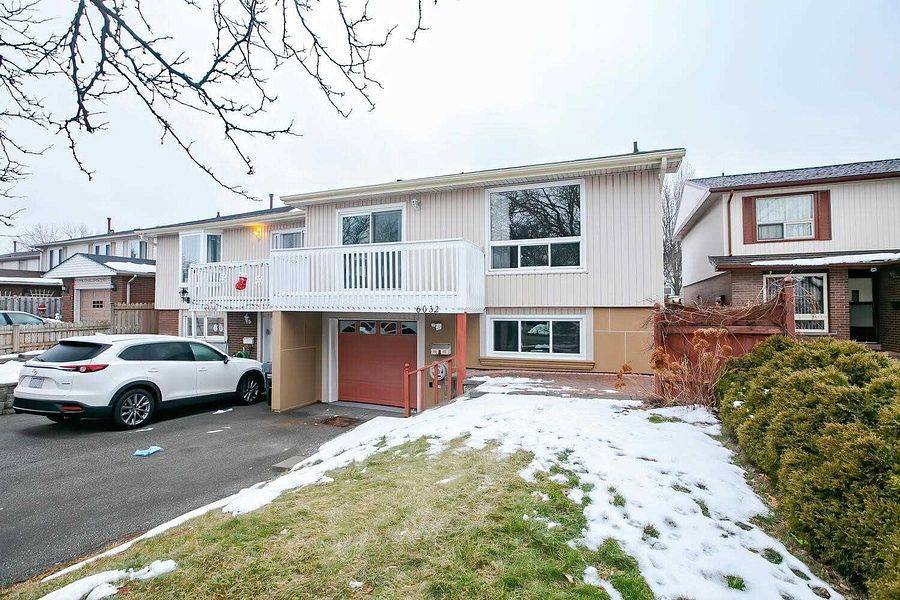 Mississauga, ON L5N 2B6,6032 Featherhead CRES