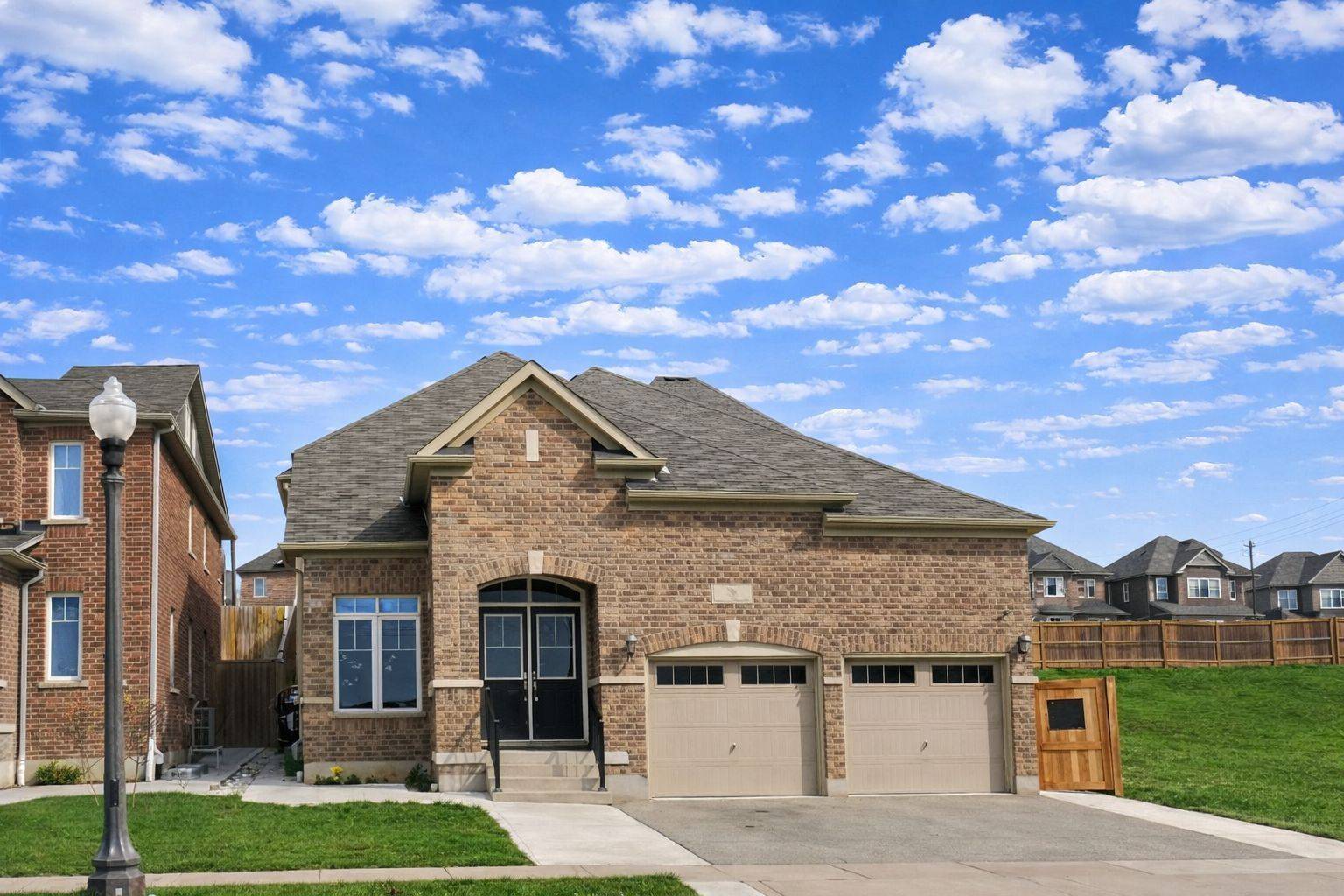 Kitchener, ON N2P 0G1,186 Blair Creek DR