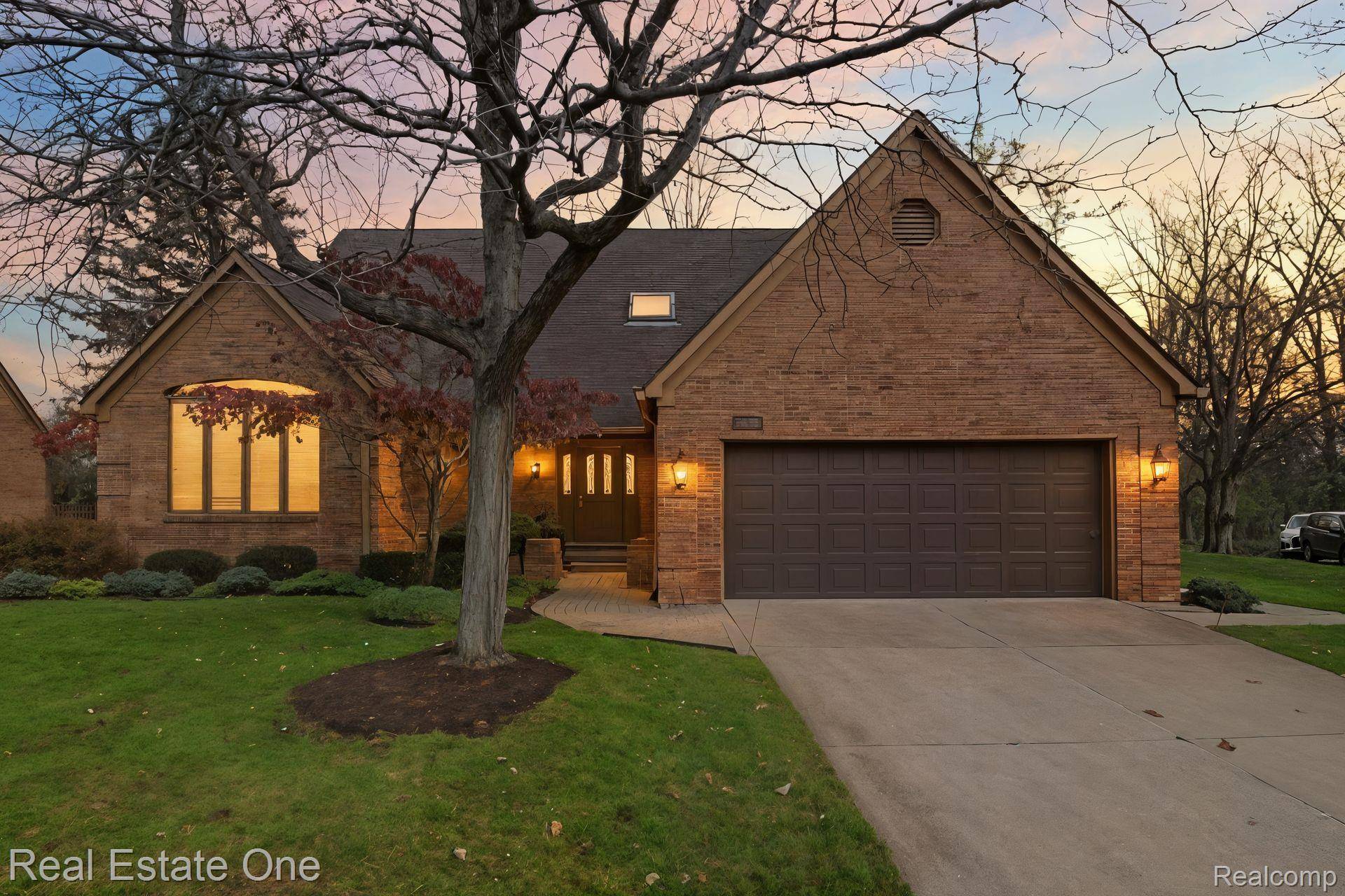 Beverly Hills, MI 48025,21850 Dover CT #7