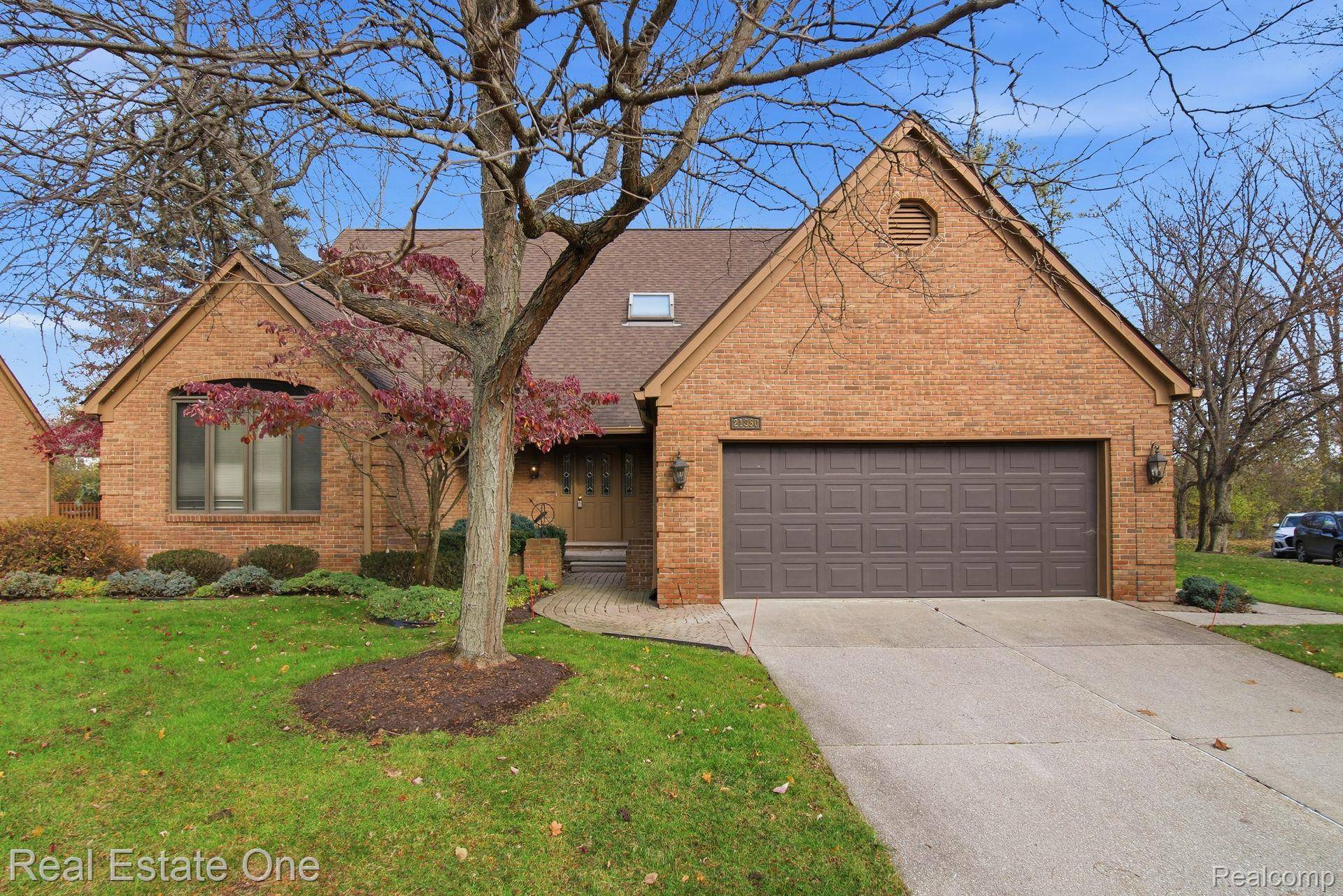 Beverly Hills, MI 48025,21850 Dover CT #7