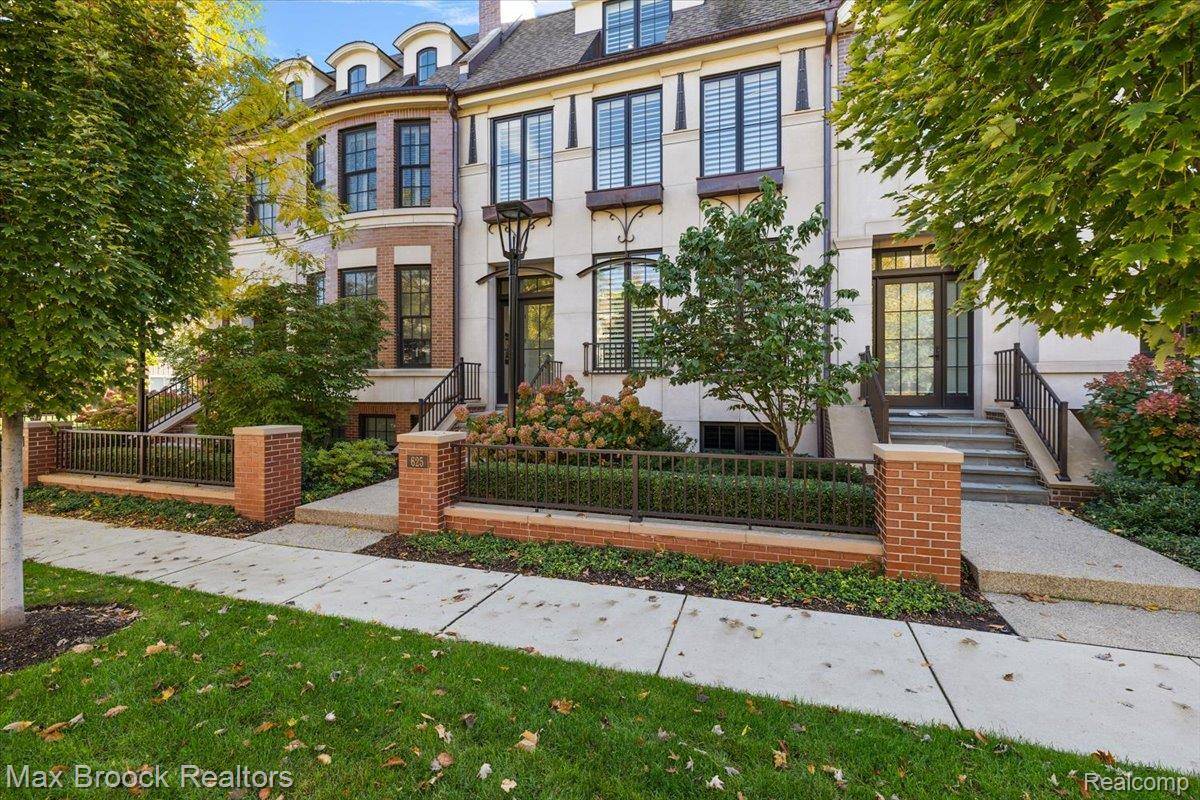 Birmingham, MI 48009,625 W Brown ST