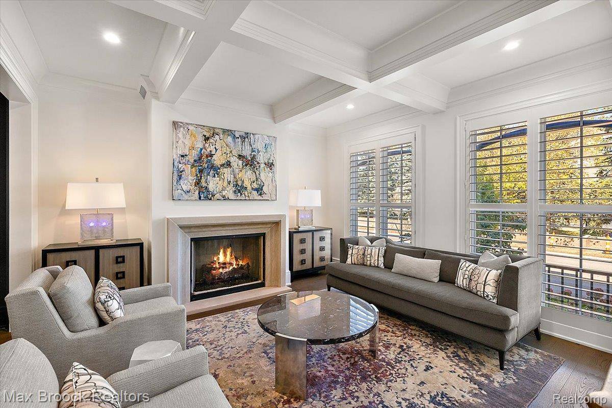 Birmingham, MI 48009,625 W Brown ST