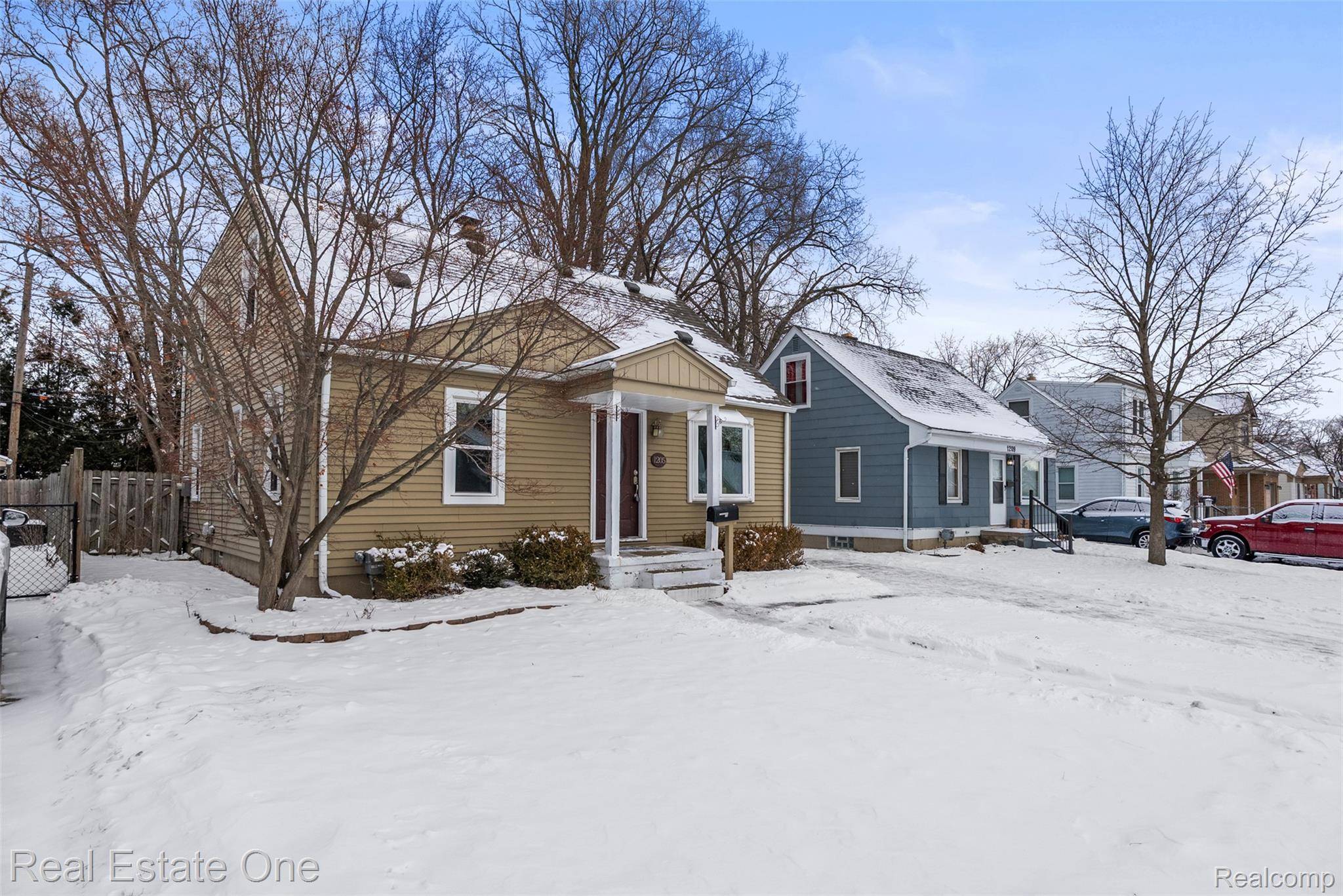 Royal Oak, MI 48073,1205 Donald AVE