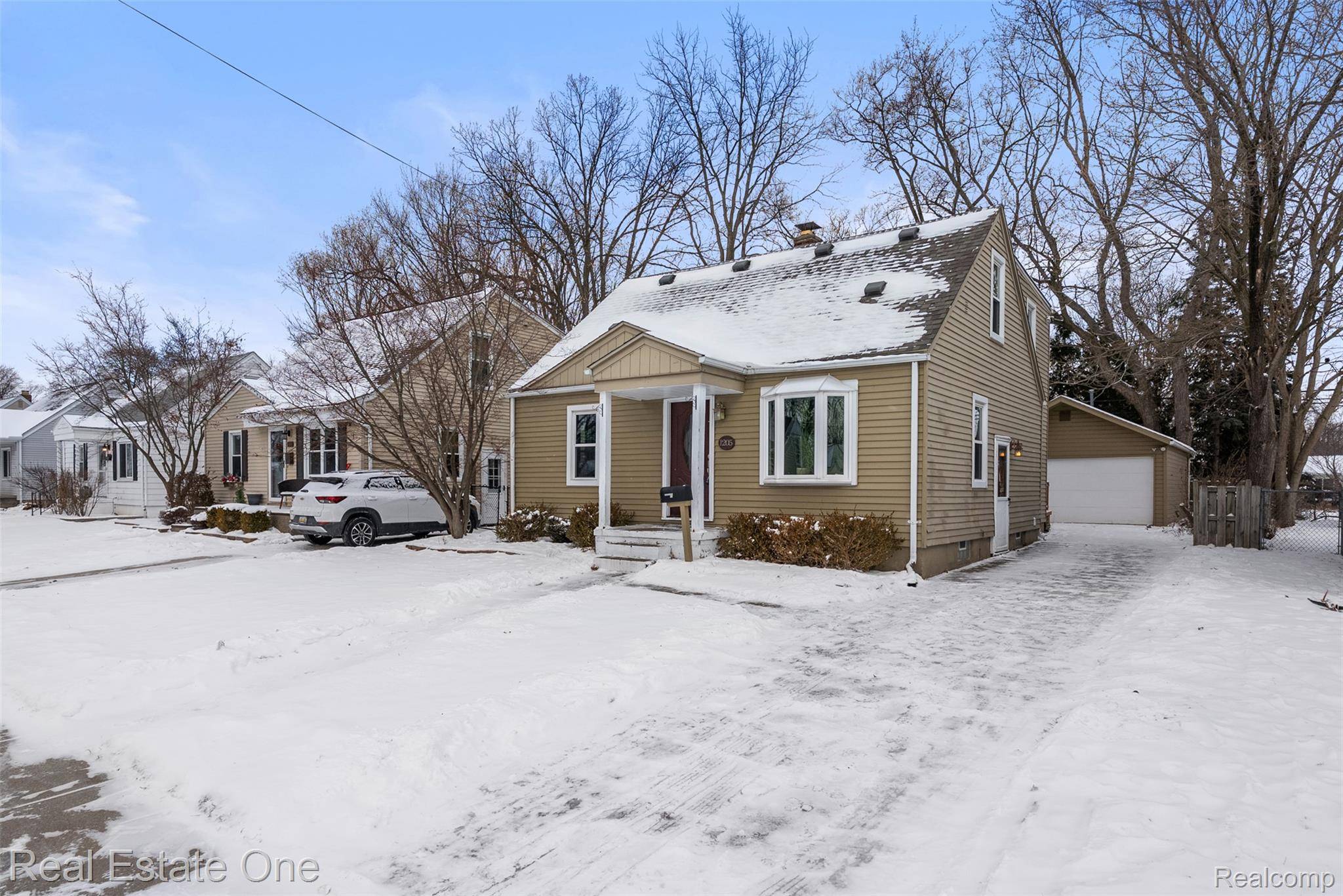 Royal Oak, MI 48073,1205 Donald AVE