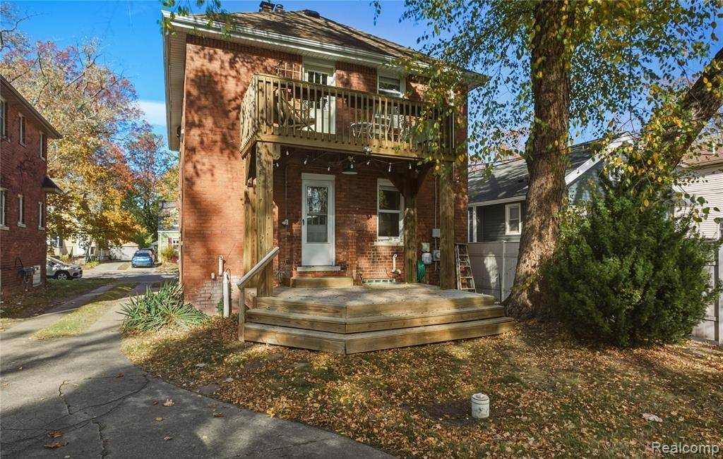 Fenton, MI 48220,240 E Marshall ST