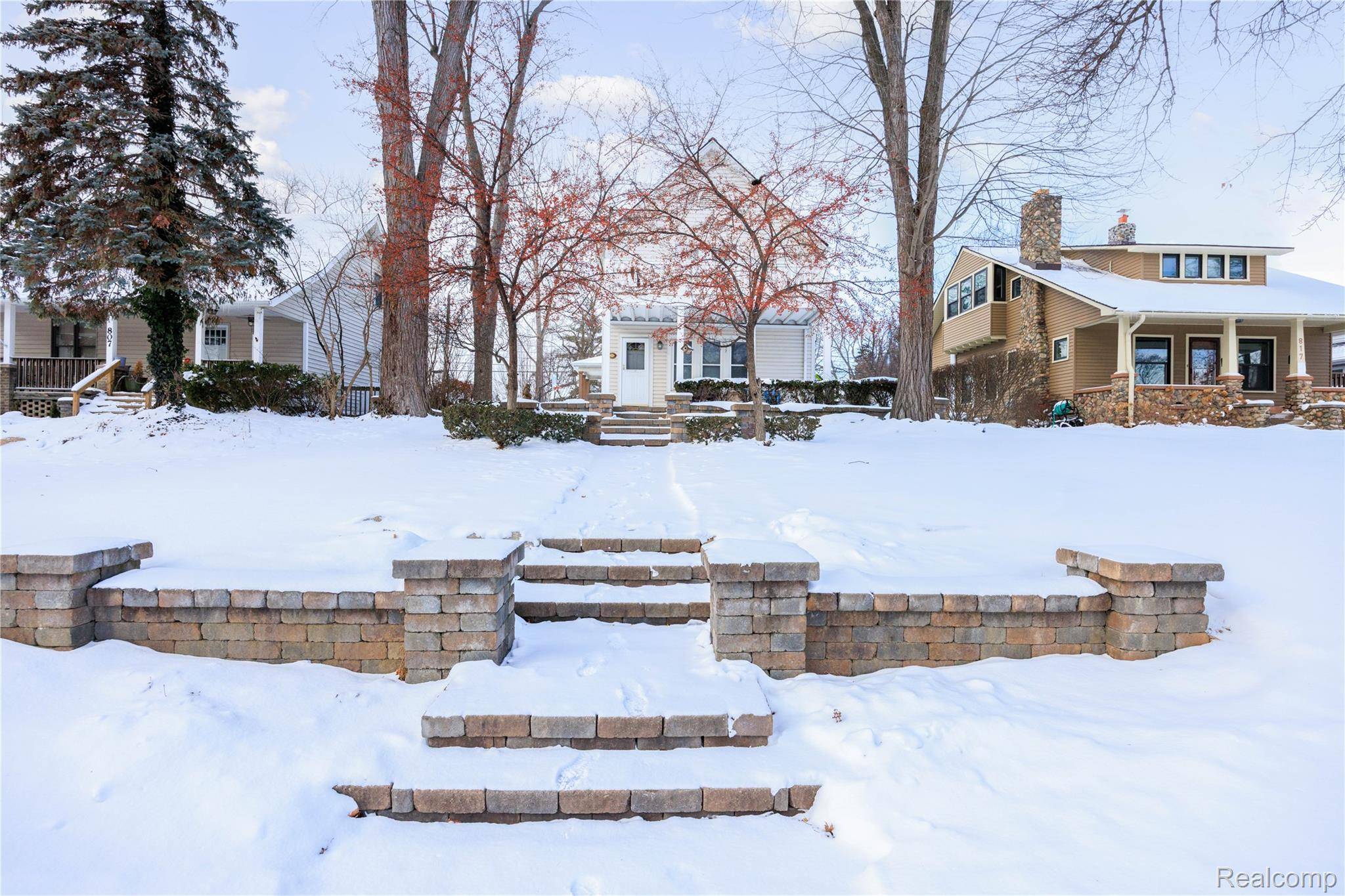 Rochester, MI 48307,815 N Main ST