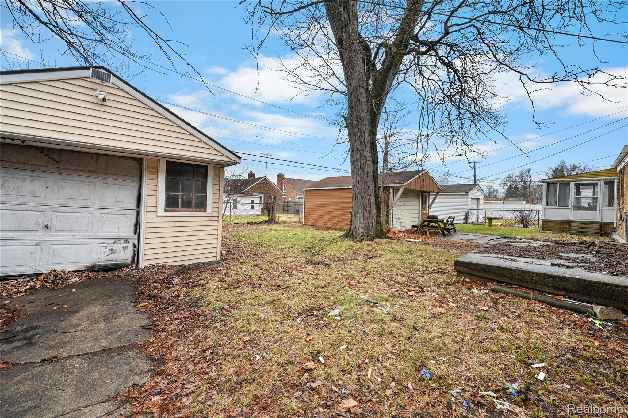 Detroit, MI 48219,17511 Westmoreland RD