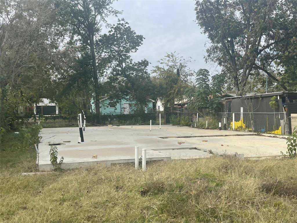 Dallas, TX 75212,3343 Bataan Street