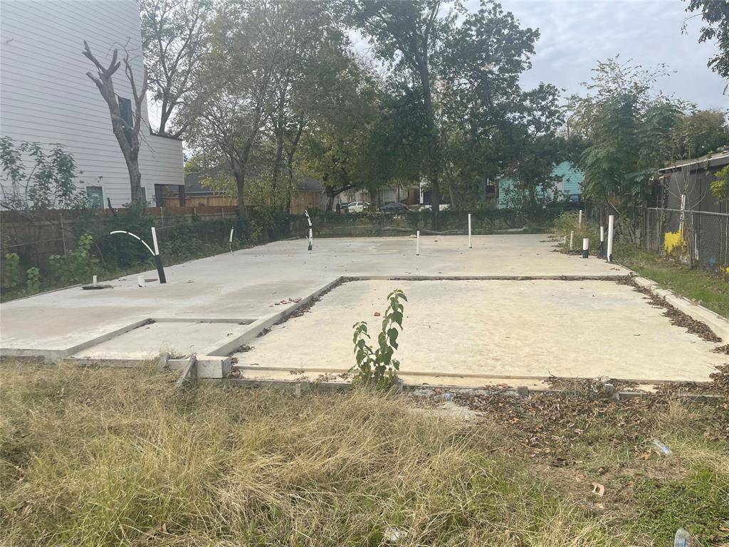 Dallas, TX 75212,3343 Bataan Street