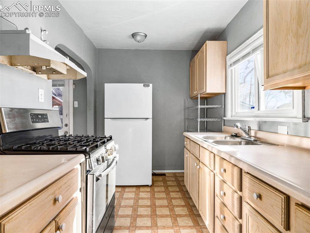 Pueblo, CO 81001,1905 E 8th ST