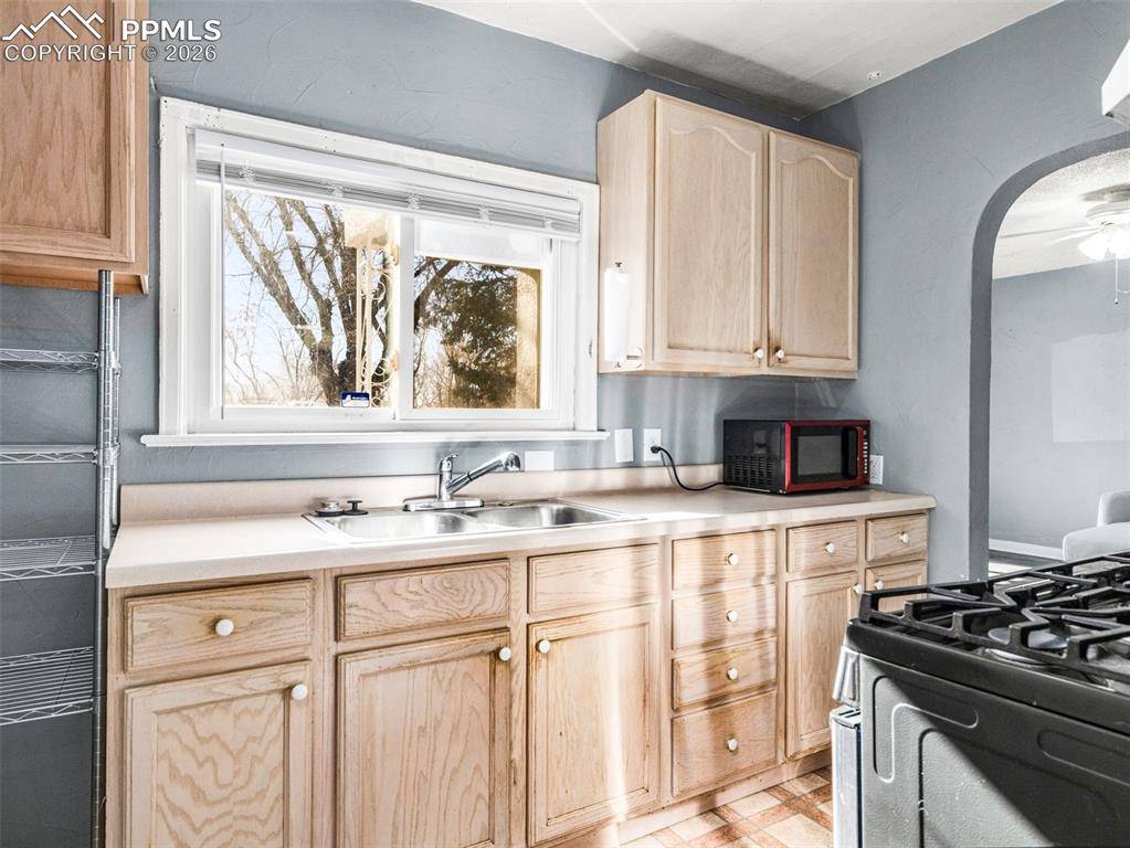 Pueblo, CO 81001,1905 E 8th ST