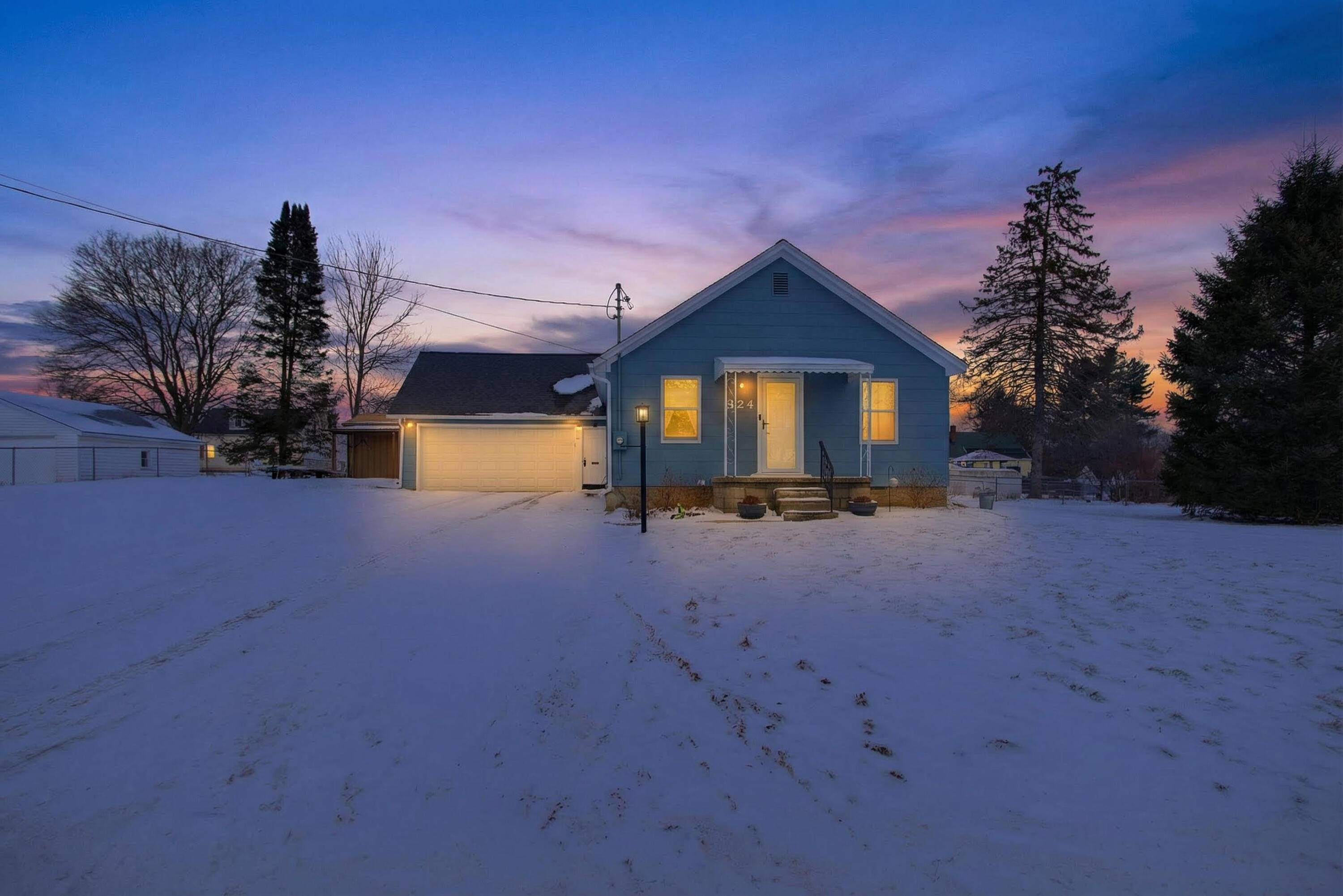 Jackson, MI 49202,424 Peacock WALK