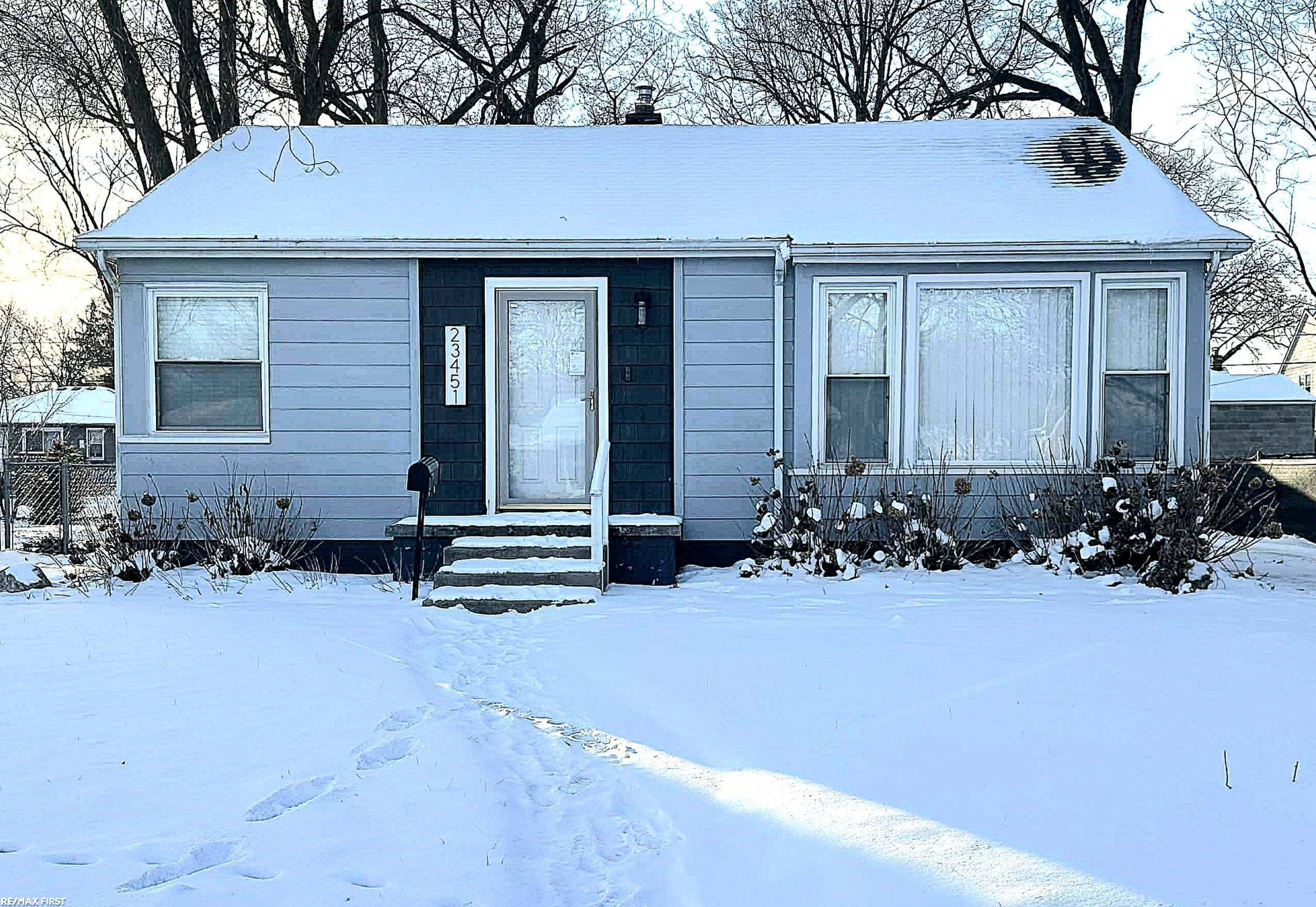 Oak Park, MI 48237,23451 Seneca ST