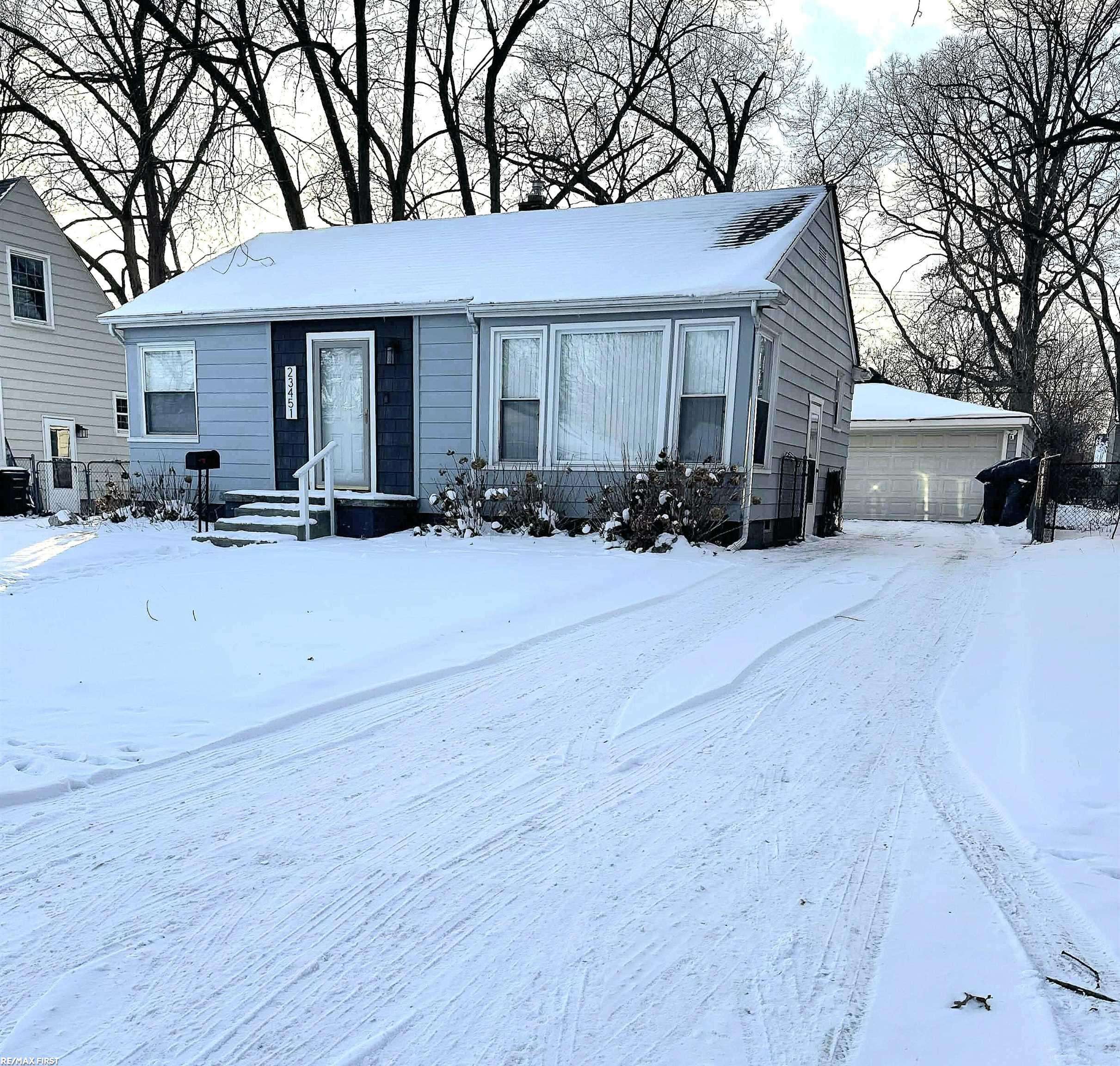 Oak Park, MI 48237,23451 Seneca ST