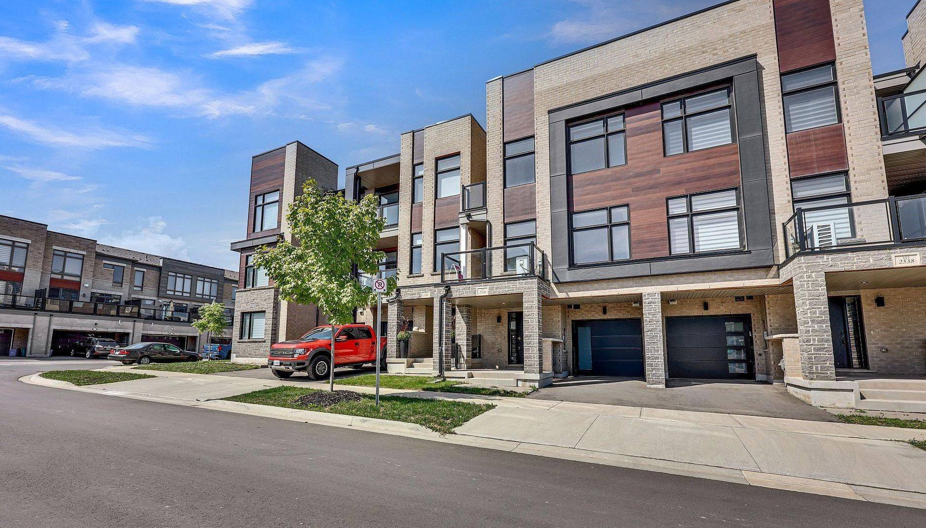 Oakville, ON L6M 5L9,2536 Littlefield CRES