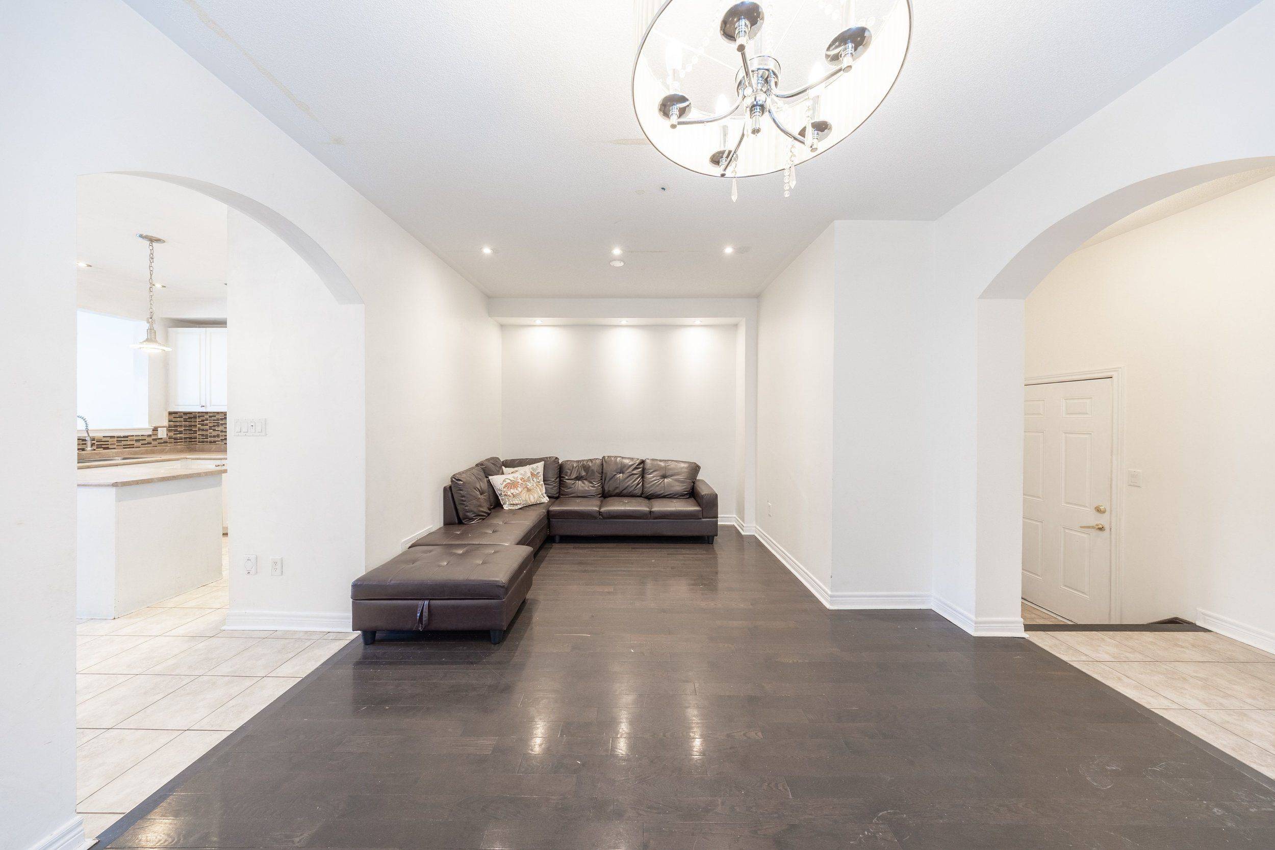 Mississauga, ON L5M 0N1,5449 Fudge TER #Main