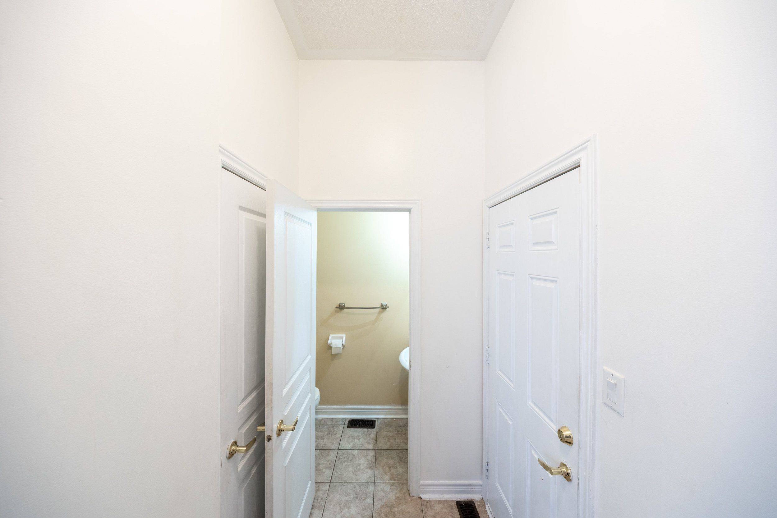 Mississauga, ON L5M 0N1,5449 Fudge TER #Main