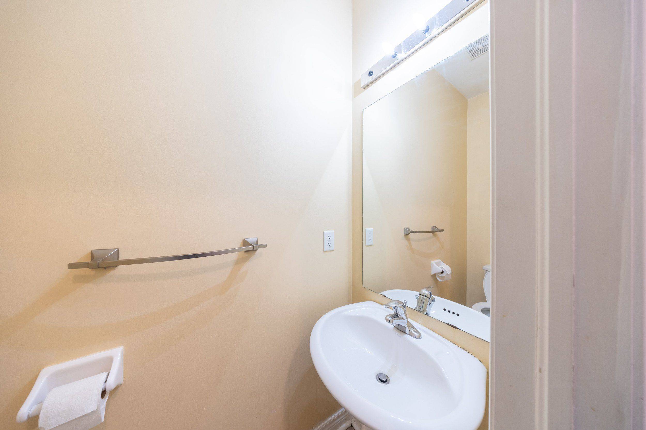 Mississauga, ON L5M 0N1,5449 Fudge TER #Main